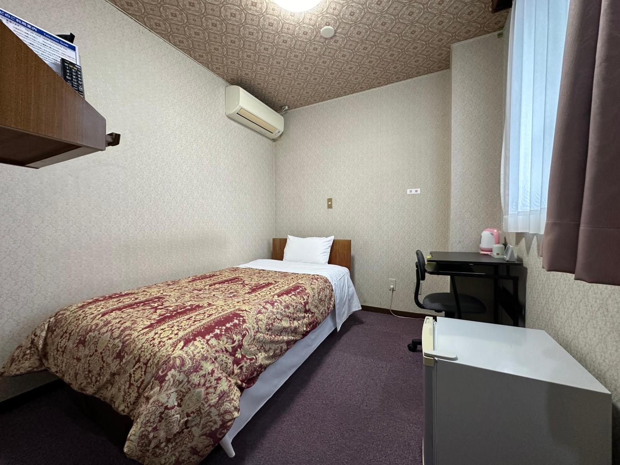 Business Hotel Ishimura Mibu Bagian luar foto